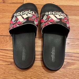 Adidas Adilette Comfort Leopard Print Slides Size 9 Women’s